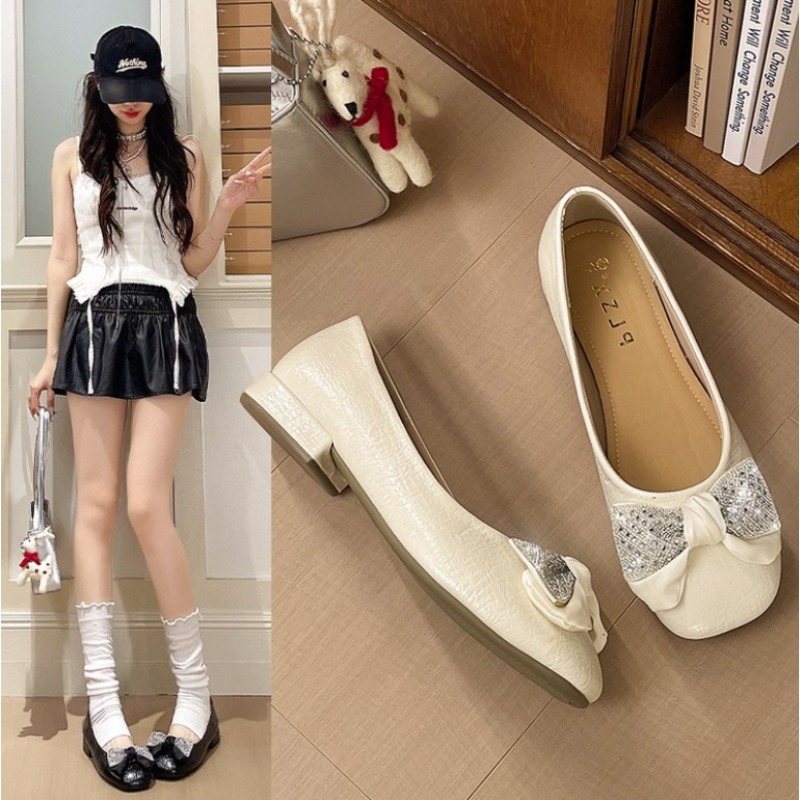 Summer Clothing Trends For Women 2026 - Mocassini Eleganti da Donna con Tacco