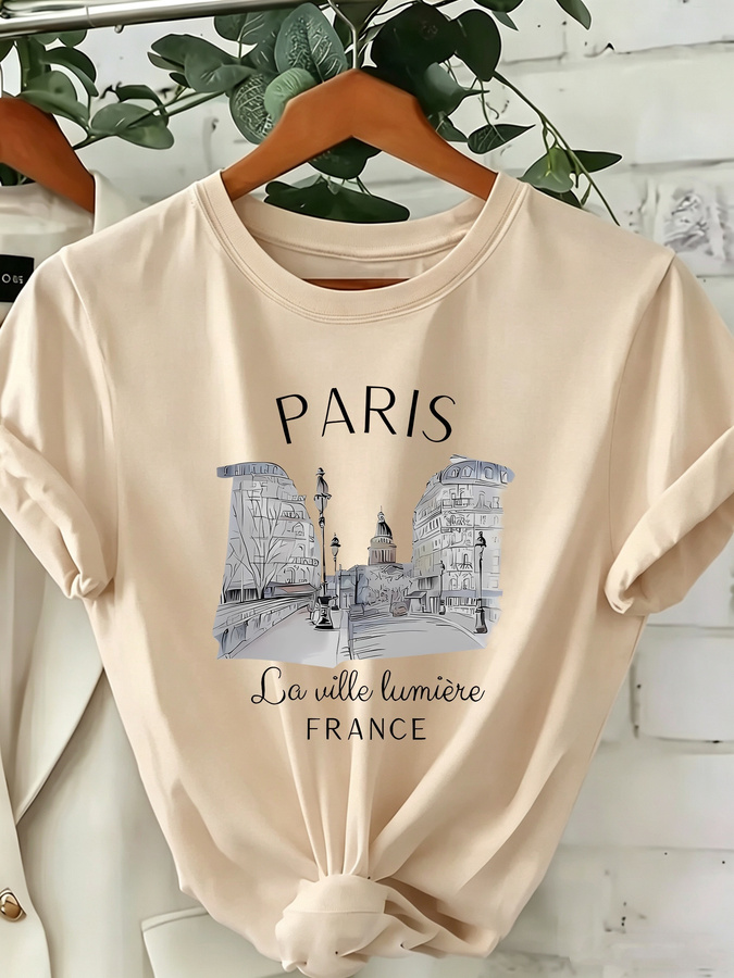 Summer Clothing Trends For Women 2026 - T-shirt girocollo da donna con stampa